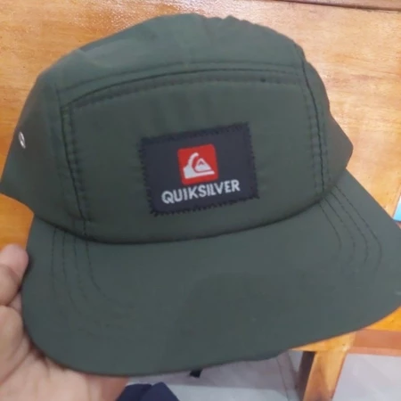 SNAPBACK DISTRO 5 PANEL PACTH BORDIR - Quicksilver Army